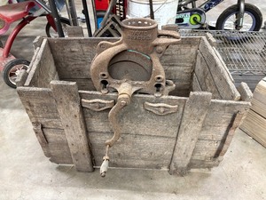 lot 58 image: Vintage Corn Sheller