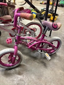 lot 67 image: Little Girls Bikes (2)
