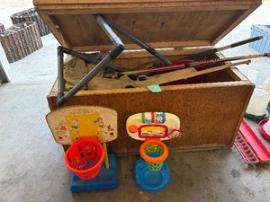 lot 86 image: Toy Box with Toys
