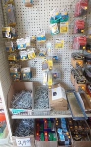 lot 13 image: Hardware Lot
