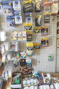 lot 14 image: Hardware Lot