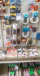 lot 15 image: Hardware Lot
