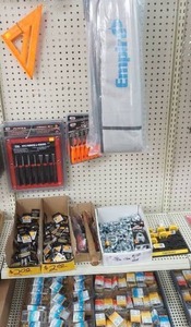 lot 38 image: Hardware Lot