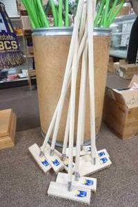 lot 101 image: Wooden Deck Brushes (8ct)