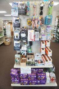 lot 138 image: Electronics Accessories End Cap