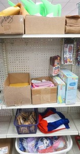 lot 148 image: Envelopes, Paper & Plastic Bags, Kids Toys & Hats