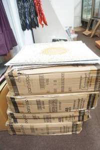 lot 178 image: 4 boxes of Gift Bags