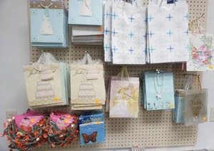 lot 188 image: Gift Bags and Butterfly Party Decor