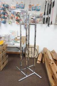 lot 226 image: Clothing Rack (4 arms)