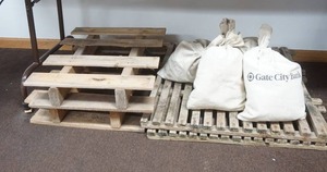 lot 260 image: Vintage Wooden Slats, Bank Bags, Small Pallets
