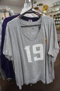 lot 270 image: Ladies Vikings T-Shirts & Bison Long Sleeve Ts (10)