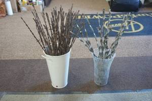 lot 312 image: Barbed Wire Pieces and Containers