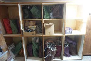 lot 326 image: Hangers in Bags
