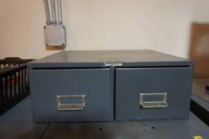 lot 331 image: 2-drawer metal filing drawer 16x19x7