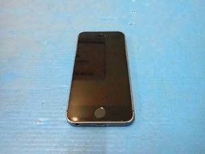 lot 23 image: Apple&nbspiPhone 5s A1533  16GB of storage  Cellular Carrier Unlocked  Includes Charging Cable  Light scratches on screen 