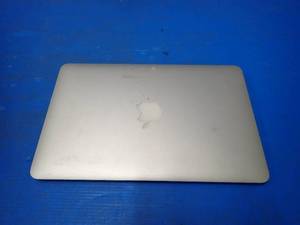 lot 45 image: Apple&nbspMacBook Air 5,1 A1465 &nbspINTEL CORE I7-3667U 2 Ghz  8GB DDR3 RAM  251GB HD  11.6 screen with 1366 x 768 Resolution  Includes IOS and power adapter 