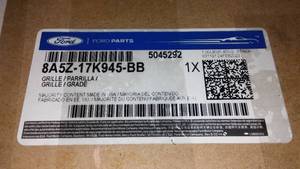 lot 3 image: Ford 8A5Z-17K945-BB Grille - Bumper 2010-2012 Lincoln MKS