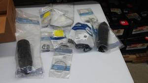 lot 31 image: Spring 1992-2024 Ford (2),GN1Z-3K661-A BOOT (2) and More Items
