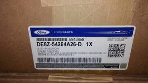 lot 120 image: FO DE8Z-54264A26-D LATCH (2 qty)