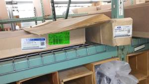 lot 158 image: Ford VM2DZ-54500W00-P SCREEN AND COVER ASY ,Bundle of Items