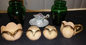 lot 208 image: Vallona Starr, California Pottery, Anchor Hocking,