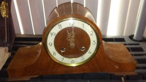 lot 235 image: Vintage Style King Mantle Clock.