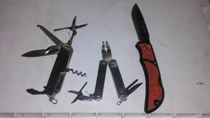 lot 244 image: Folding Knives and Multi Tool.