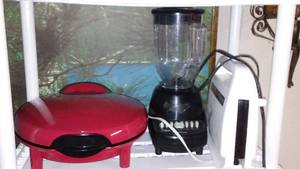 lot 299 image: George Foreman Quesadilla Betty Crocker, Hamilton Beach.