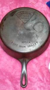 lot 305 image: Cast Iron Wagner Ware 1059 A.