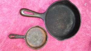 lot 308 image: Cast Iron Fry Pans (2) 6.5, 3.5 in.