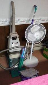 lot 320 image: Hoover Steam Vac with Attachment Hose, Fan, Wet Jet.