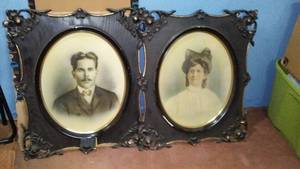 lot 325 image: Antique Photos and Frames (2)