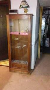 lot 326 image: Locking Gun Cabinet.