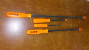 lot 251 image: Performance Tool Pry Bars (4).