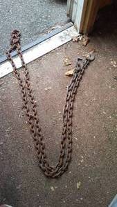 lot 277 image: Heavy Duty 14 ft. Tow Chain.