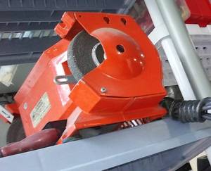 lot 289 image: Electric Dual Grinder and Manual Grinder.