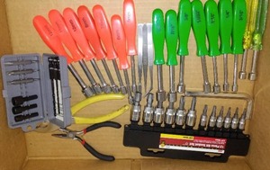 lot 345 image: Sockets, Nut Drivers Drill Bits.