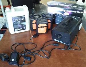 lot 364 image: Screamer Fog Machine And Juice.