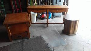 lot 381 image: Wood Accent Tables (3)