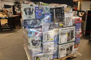 lot A-25 image: Pallet of Assorted Small Kitchen Appliances Including Hamilton Beach and Proctor Silex
