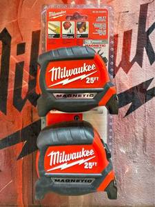 lot 6 image: 2 Pack Milwaukee 25 ft. x 1-116 in. Compact Magnetic Tape Measure with 15 ft. Reach BRAND NEW