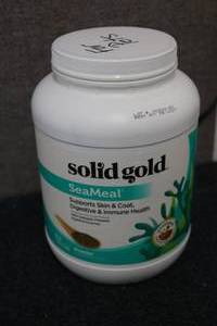 lot 23 image: 5lb Container of Solid Gold Sea Mea...