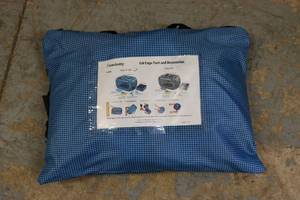 lot 26 image: Cat cage tent and accessories...