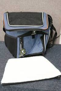 lot 34 image: Posh Pet Blue Bike Back Pack for ca...