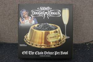 lot 39 image: Snoop Doggie Dogs Off The Chain Del...