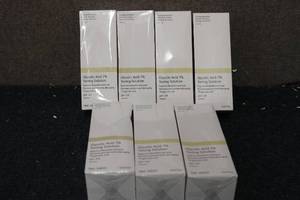 lot 62 image: 7 Bottles of Glycolic Toning Soluti...