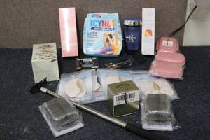 lot 64 image: Mixed Heath and Beauty Personal car...