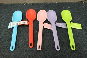 lot 75 image: 5 COOK WITH COLOR SILICONE SPOONS...