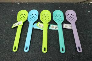lot 77 image: 5 COOK WITH COLOR SILICONE SPOONS...