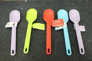 lot 81 image: 5 COOK WITH COLOR SILICONE SPOONS...